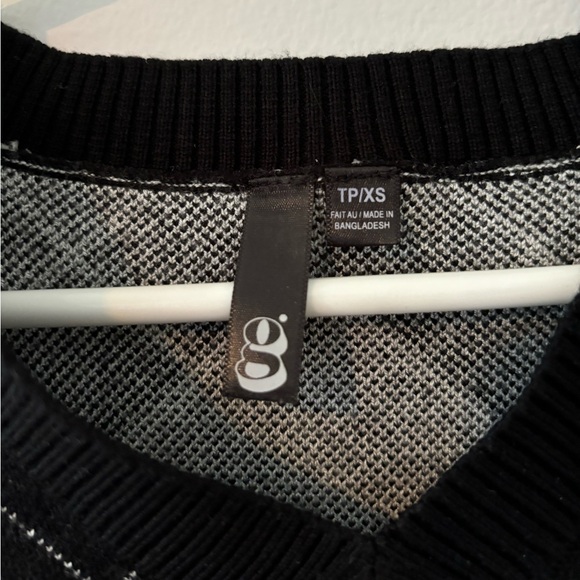 GARAGE- Cropped Plaid Sleeveless Sweater - Picture 3 of 3